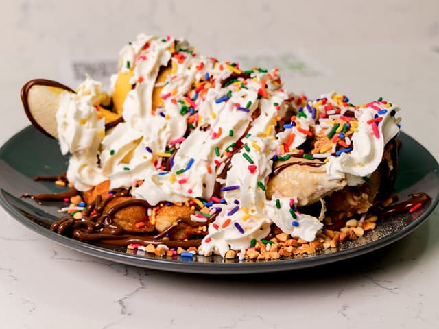 Banana Bubble Waffle SPLIT!!