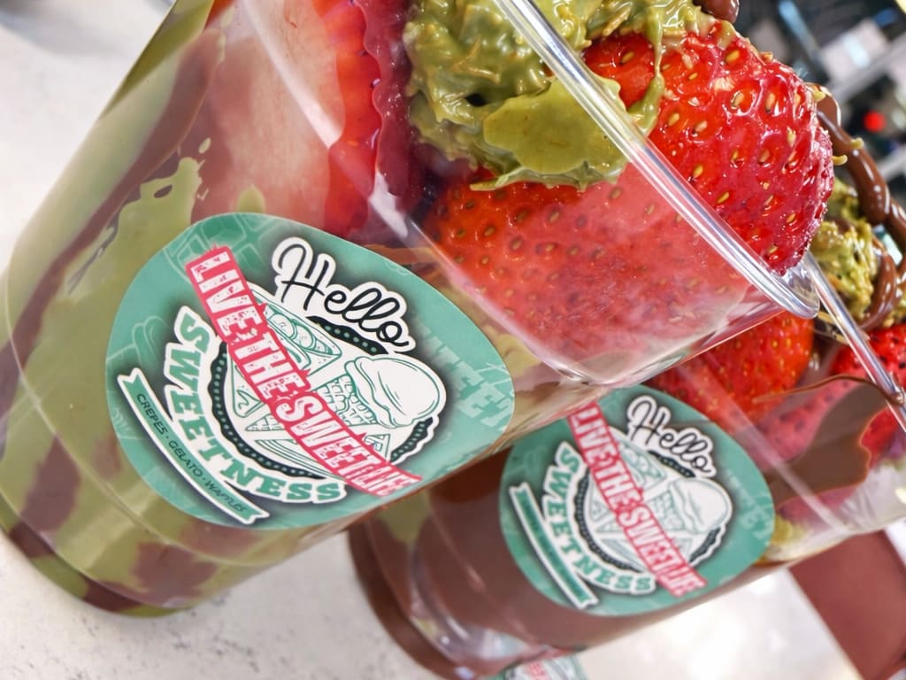 Viral Dubai Strawberry Cup