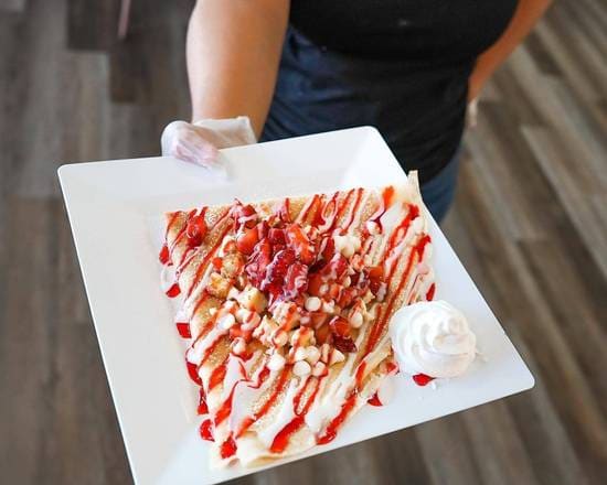 Crepe Strawberries N' Cream